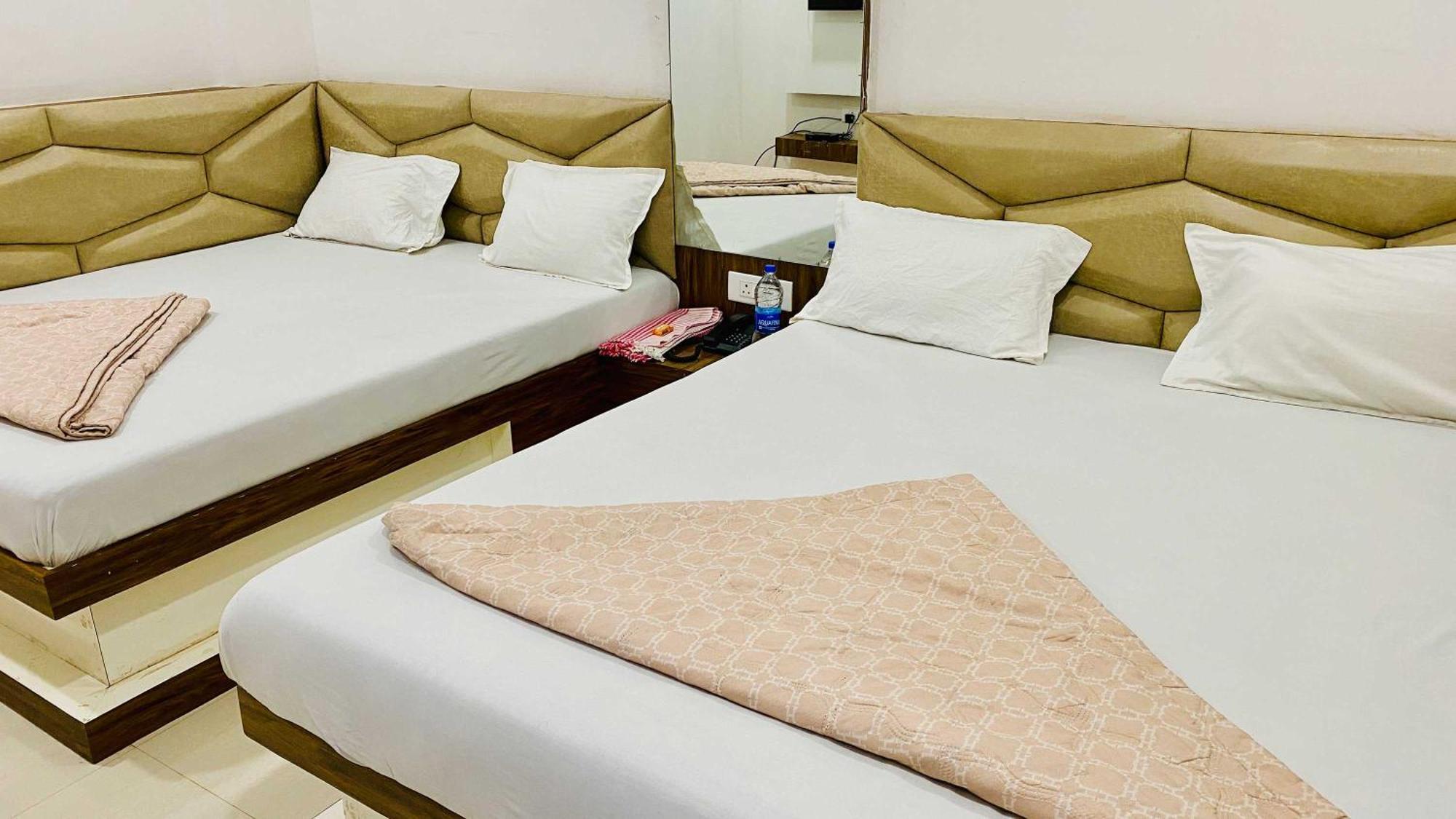 Hotel Gayatri Palace Godarpura Dış mekan fotoğraf