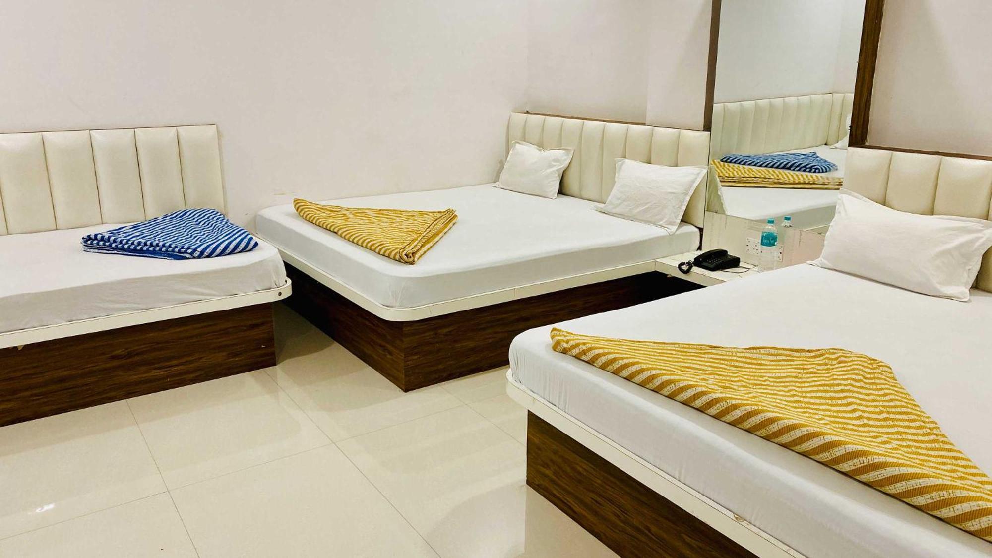 Hotel Gayatri Palace Godarpura Dış mekan fotoğraf