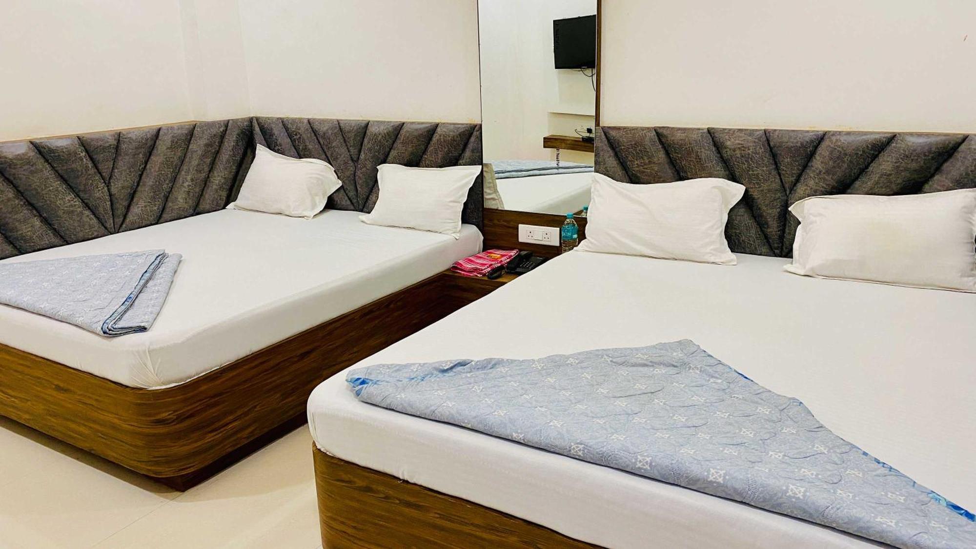 Hotel Gayatri Palace Godarpura Dış mekan fotoğraf