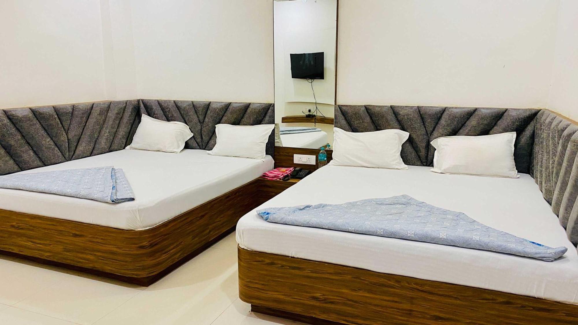 Hotel Gayatri Palace Godarpura Dış mekan fotoğraf