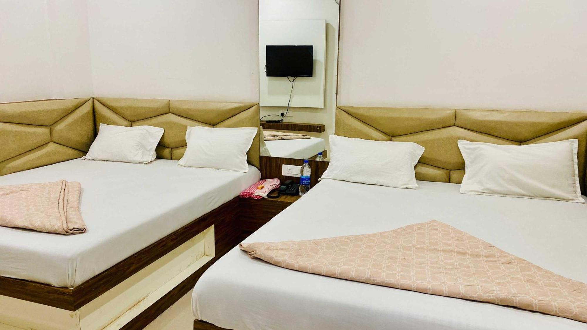Hotel Gayatri Palace Godarpura Dış mekan fotoğraf