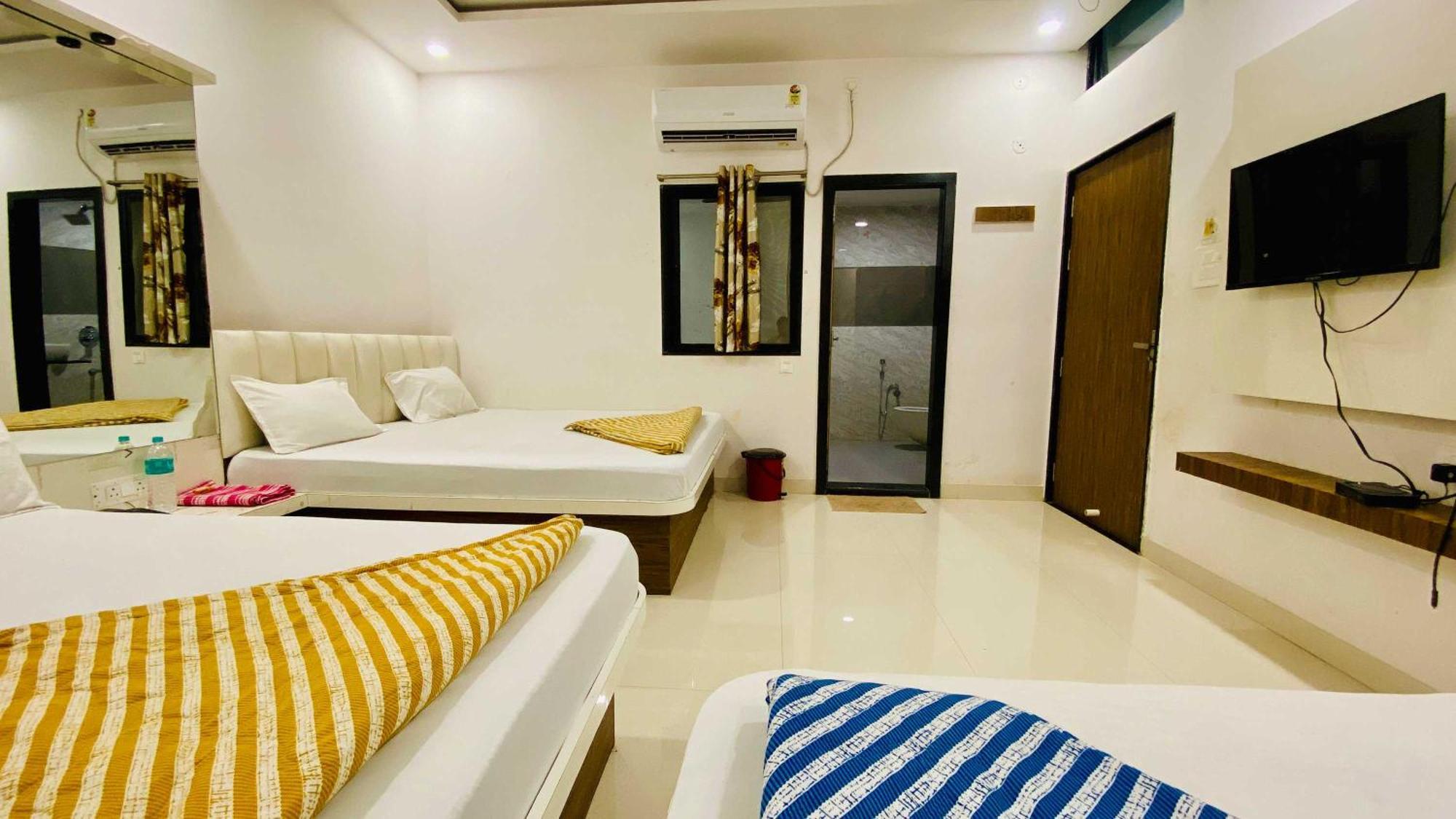 Hotel Gayatri Palace Godarpura Dış mekan fotoğraf