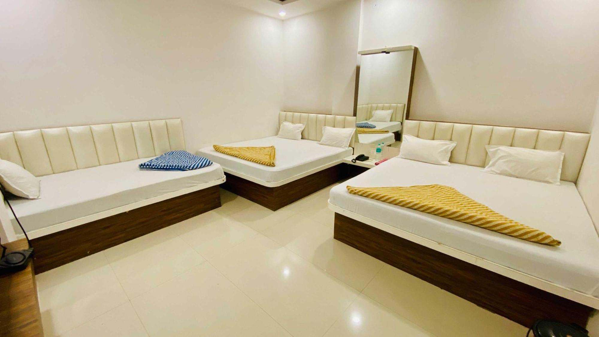 Hotel Gayatri Palace Godarpura Dış mekan fotoğraf