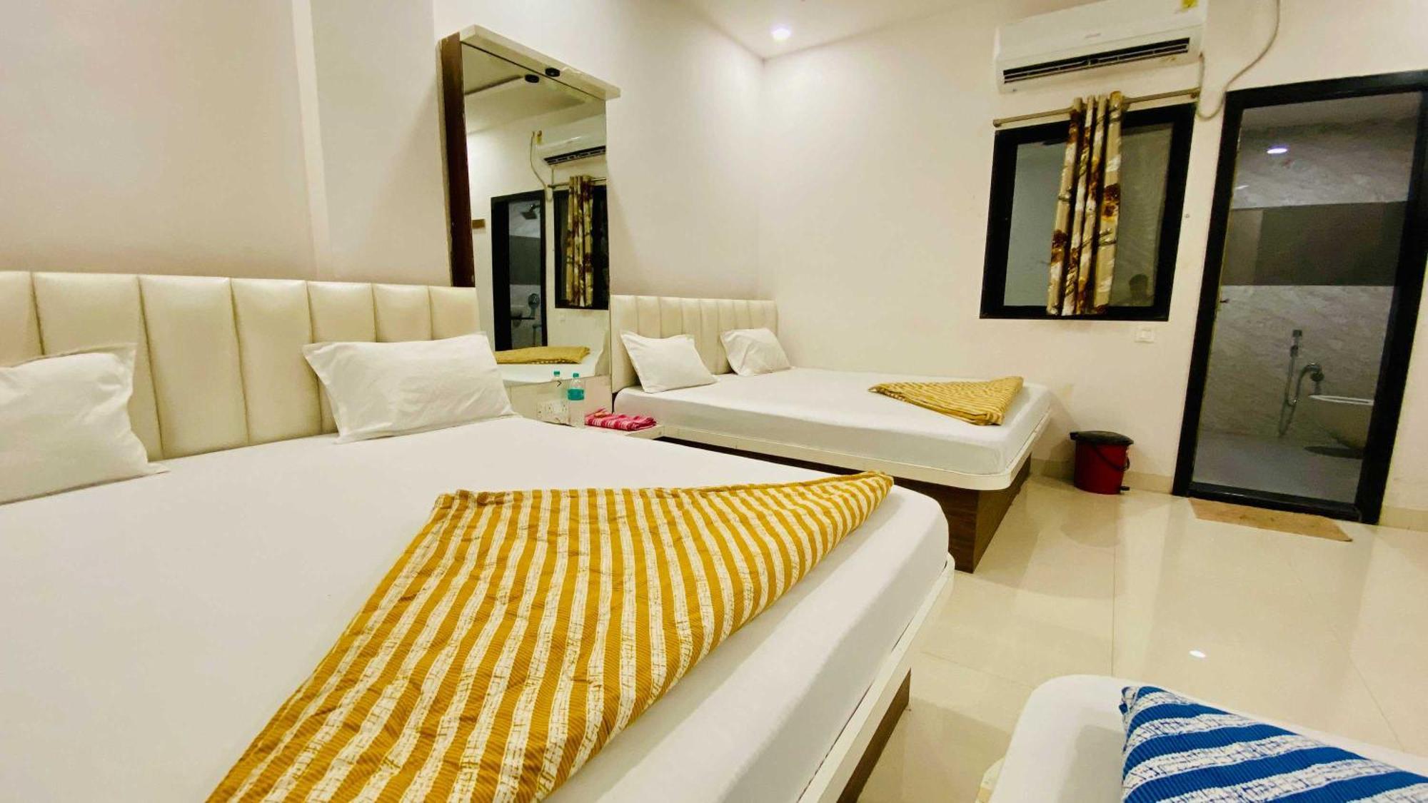 Hotel Gayatri Palace Godarpura Dış mekan fotoğraf