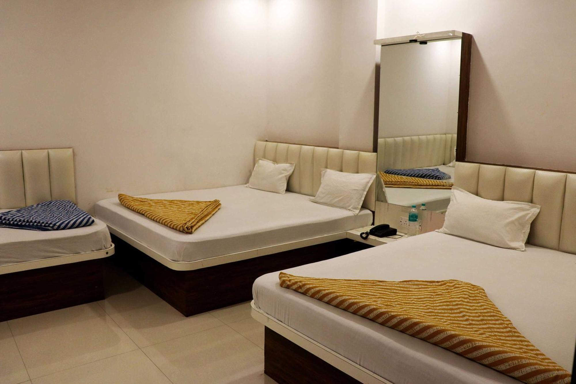 Hotel Gayatri Palace Godarpura Dış mekan fotoğraf