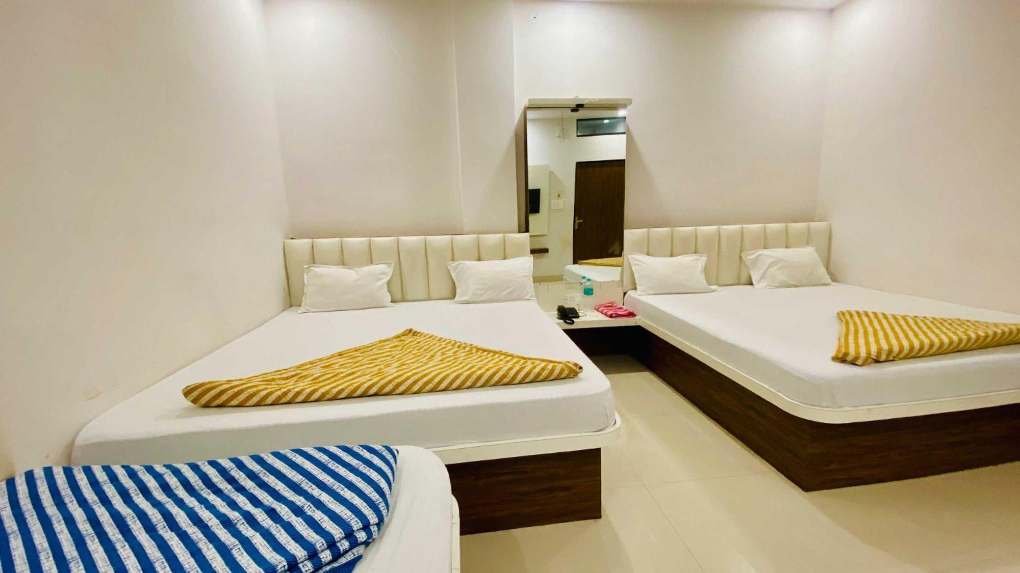 Hotel Gayatri Palace Godarpura Dış mekan fotoğraf