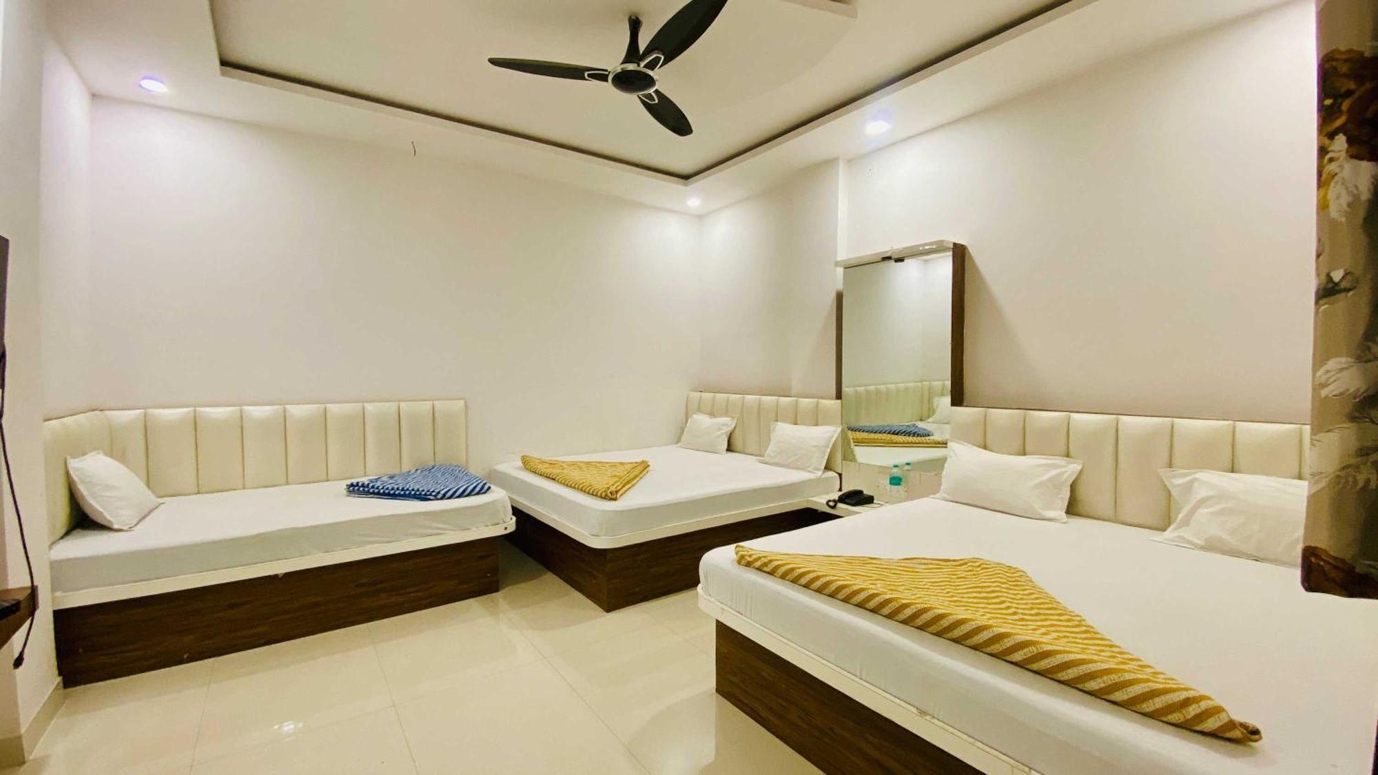 Hotel Gayatri Palace Godarpura Dış mekan fotoğraf