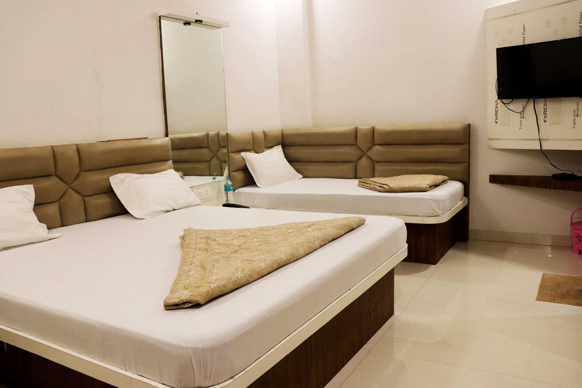 Hotel Gayatri Palace Godarpura Dış mekan fotoğraf