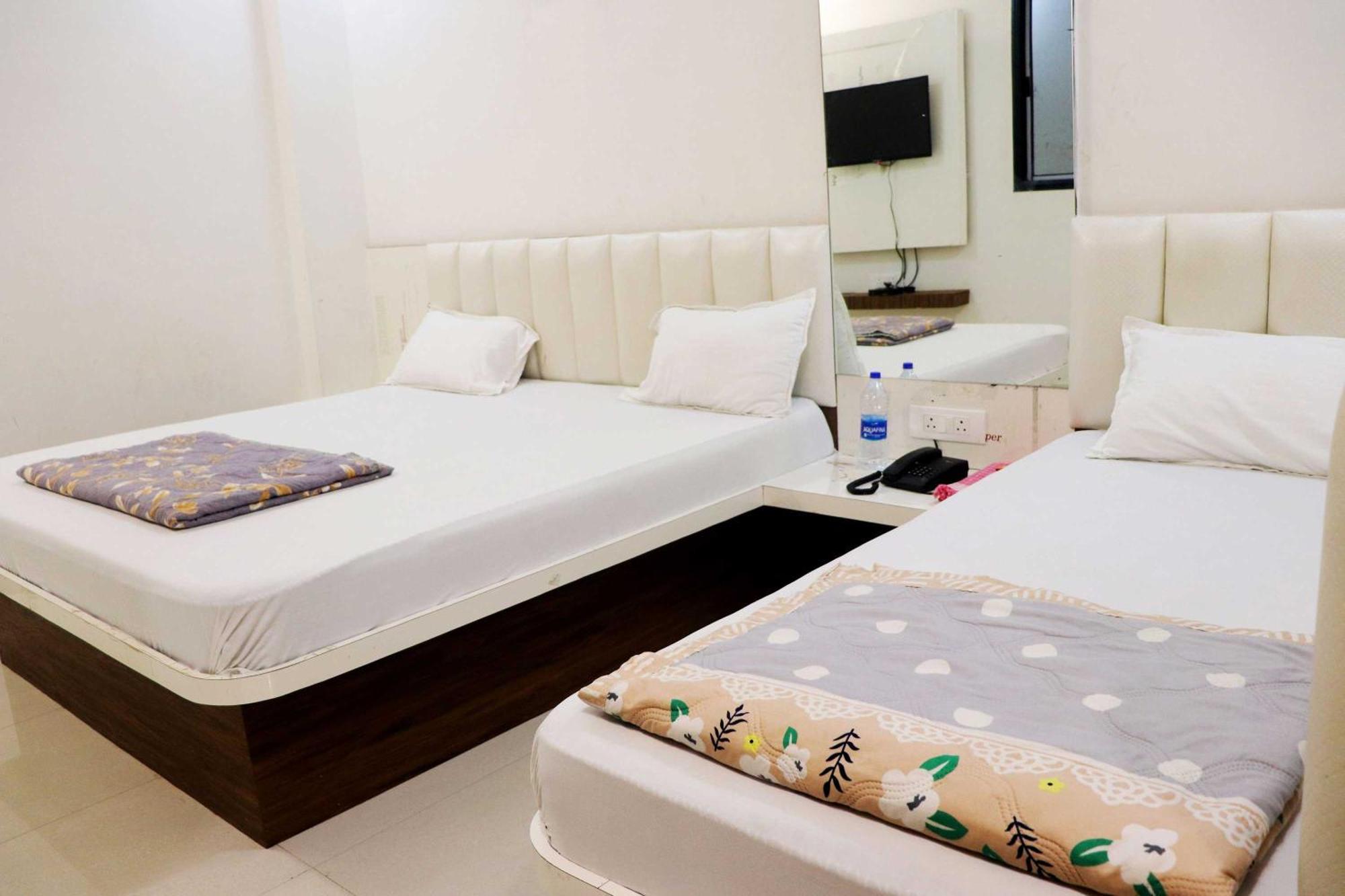 Hotel Gayatri Palace Godarpura Dış mekan fotoğraf