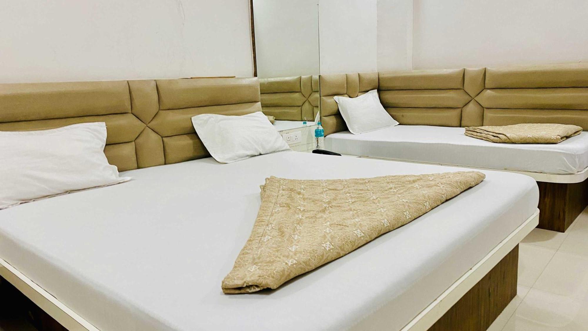 Hotel Gayatri Palace Godarpura Dış mekan fotoğraf