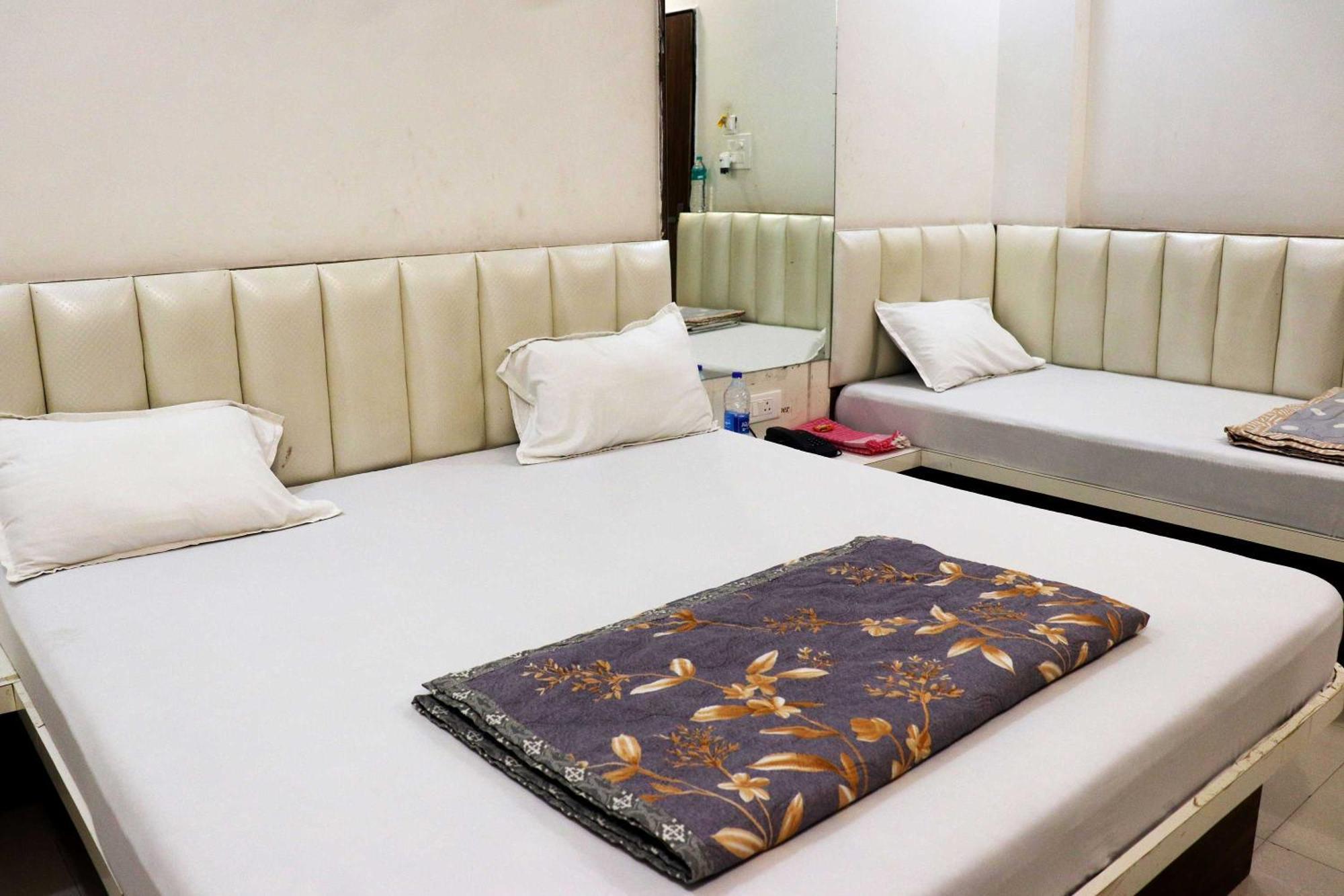Hotel Gayatri Palace Godarpura Dış mekan fotoğraf