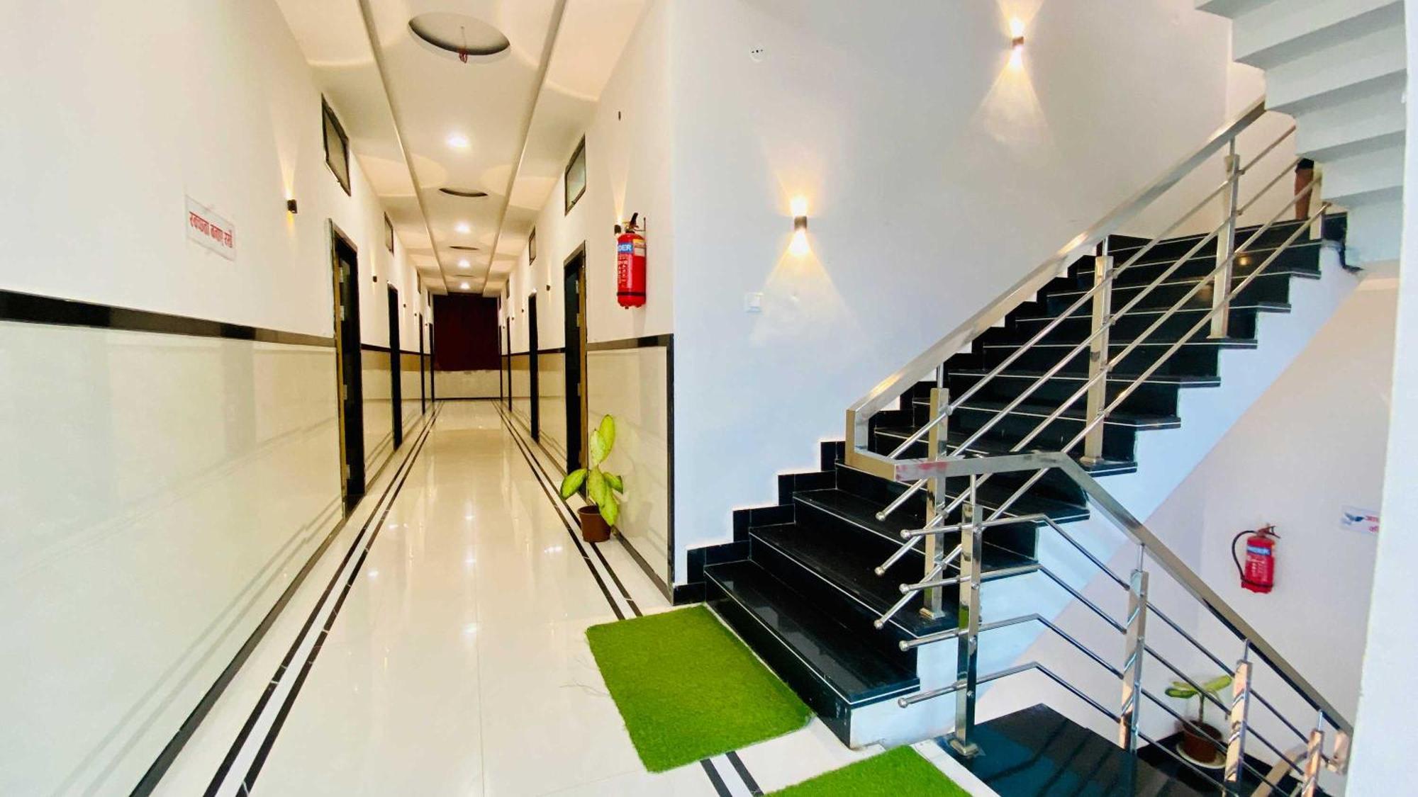 Hotel Gayatri Palace Godarpura Dış mekan fotoğraf